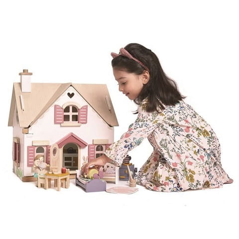 Drewniany dwupiętrowy domek dla lalek z wyposażeniem, Tender Leaf Toys 3