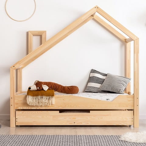 Drewniane łóżko domek dla dzieci z kominem - skrzynia LA 1