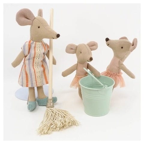 Maileg Wiaderko z mopem Bucket and Mop 1