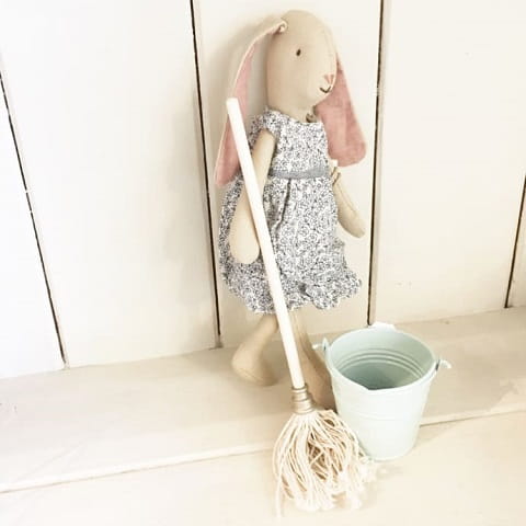 Maileg Wiaderko z mopem Bucket and Mop 3