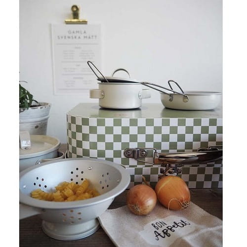 Walizka zestaw małego kucharza Jabadabado 1