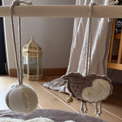 Owieczki - stojak edukacyjny baby gym + 3 zabawki 3