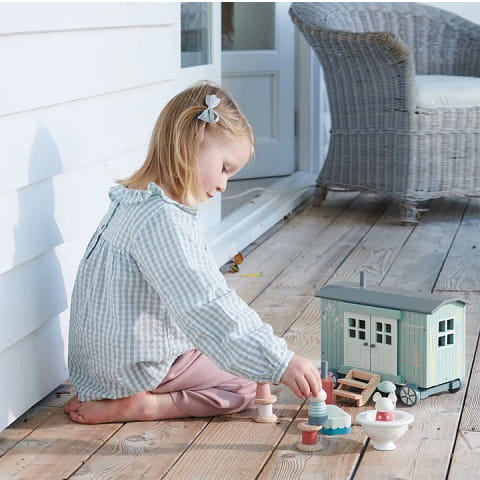 Chatka na kółkach dla myszek Tender Leaf Toys  3