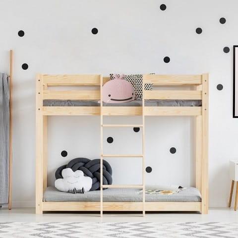Drewniane łóżko piętrowe dla dzieci