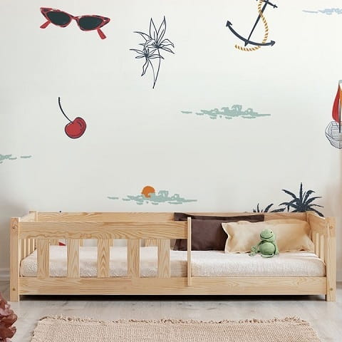 Drewniane łóżko dla dzieci z barierką, dziecięce 1