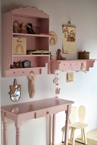 Półka cottage z wieszaczkami dla dziecka  3