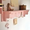Półka podłużna cottage z wieszaczkami dla dziecka  2