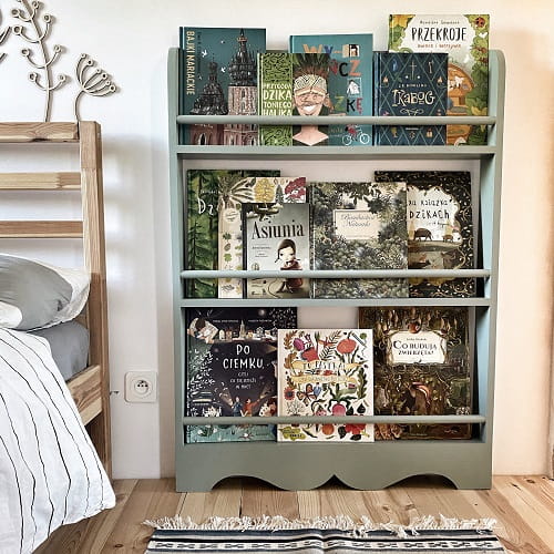 Półka biblioteczka stojąca z rustykalnym dekorem 1