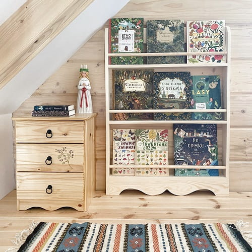 Półka biblioteczka stojąca z rustykalnym dekorem 8