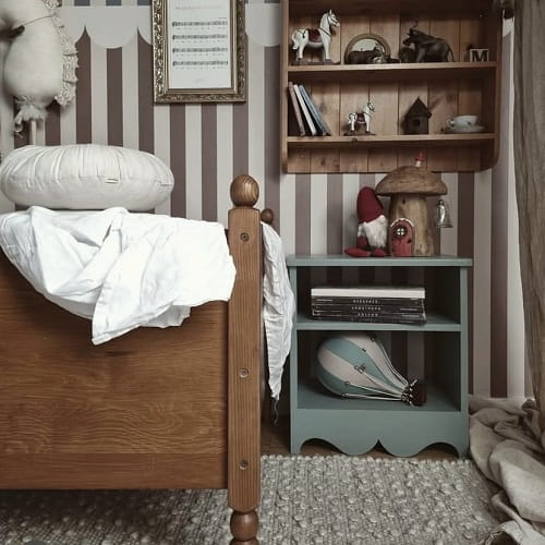 Szafka nocna dziecięca z rustykalnym dekorem