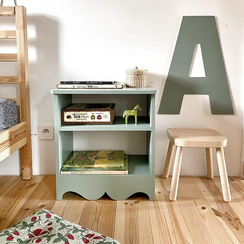 Szafka nocna dziecięca z rustykalnym dekorem 1