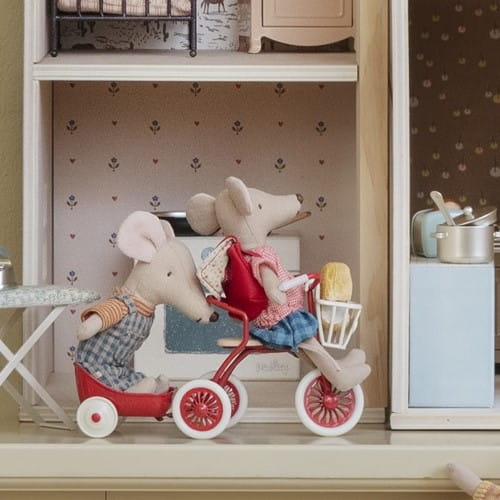 Maileg rowerek trójkołowy czerwony - Abri a tricycle, Mouse - red  2