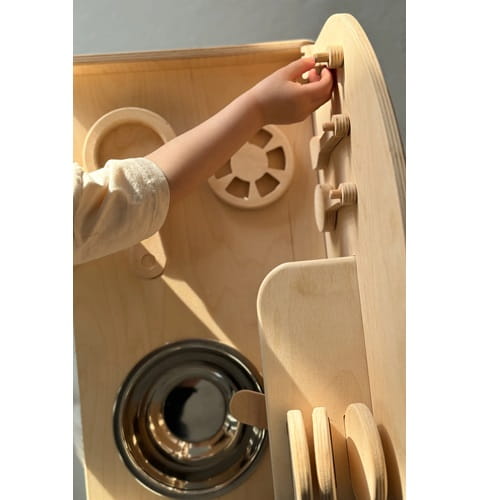 Drewniana kuchnia dla dzieci z akcesoriami 6