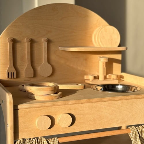 Drewniana kuchnia dla dzieci z akcesoriami 11