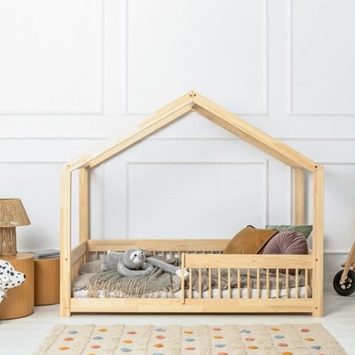 Drewniane łóżko domek dla dzieci styl skandynawski z barierką szczebelki 3