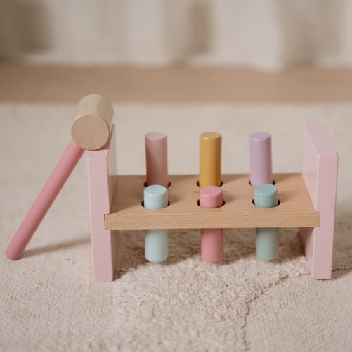 Przebijanka różowa drewniana Fariy Garden z młoteczkiem Little Dutch 3