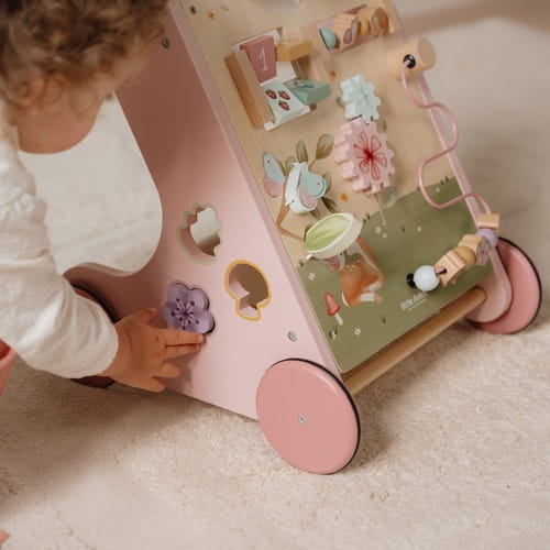 Drewniany chodzik pchacz różowy Fairy Garden roczek dziewczynki Little Dutch 5