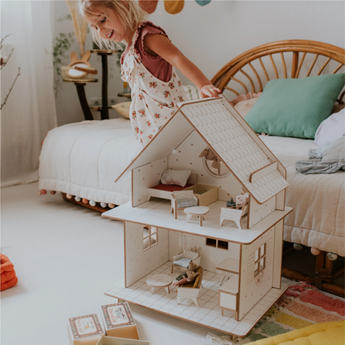 Drewniany domek dla lalek / myszek Willa Maja 3