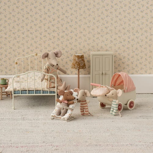 Maileg leżaczek dla myszek babysitter 2025 2