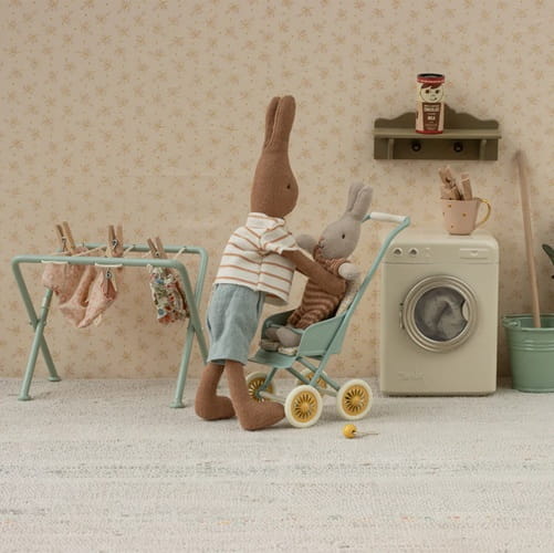 Maileg Wózek miętowy Stroller Micro Mint dla myszek  1