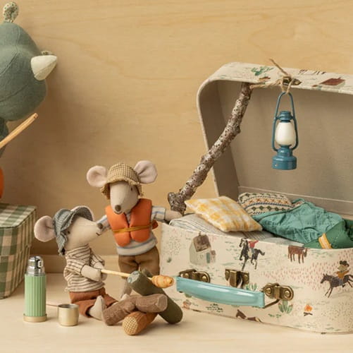 Maileg Myszka wędrowna Starszy Brat podróżnik ze śpiworkiem 3