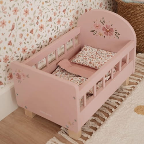 Drewniane łóżeczko dla lalek z pościelą Little Dutch 1