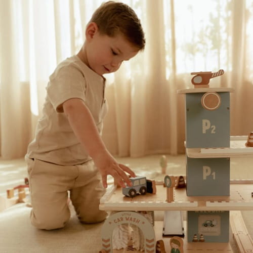 Garaż wielopoziomowy parking drewniany Little Dutch 1