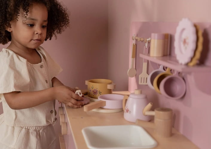 Kuchnia drewniana Różowa Little Dutch 8