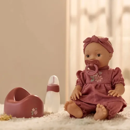 Lalka bobas Livia z butelką i nocnikiem pije i siusia jak niemowlę Little Dutch 1