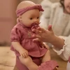 Lalka bobas Livia z butelką i nocnikiem pije i siusia jak niemowlę Little Dutch 10