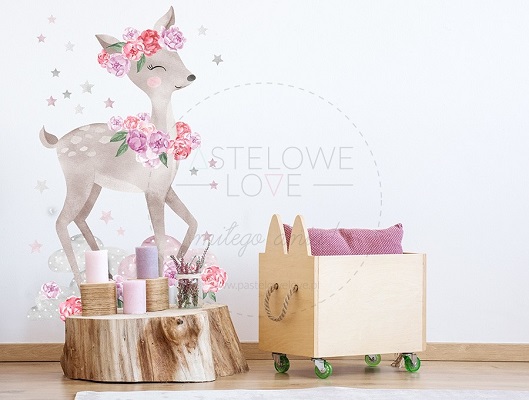 Naklejka na ścianę - sarenka różowa