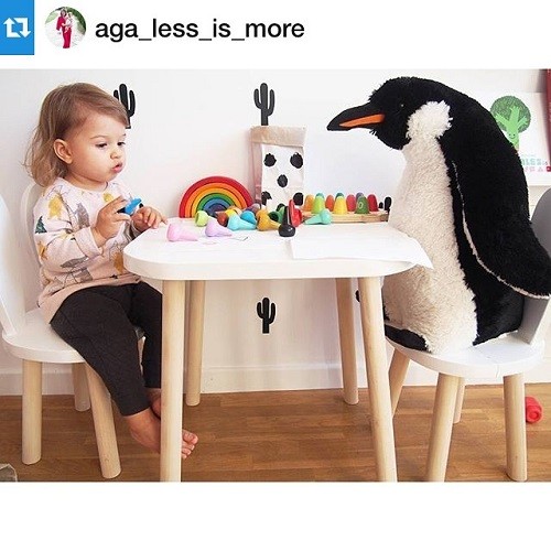 Drewniany stolik + 2 krzesełka Króliczek 4