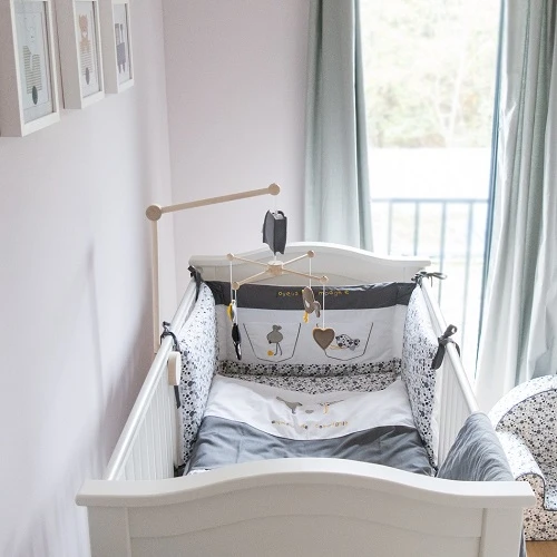 Wesoła Kompania - karuzela do łóżeczka z obrotową pozytywką Muzpony 1