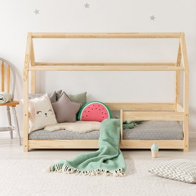 Drewniane łóżko domek dla dzieci z barierką